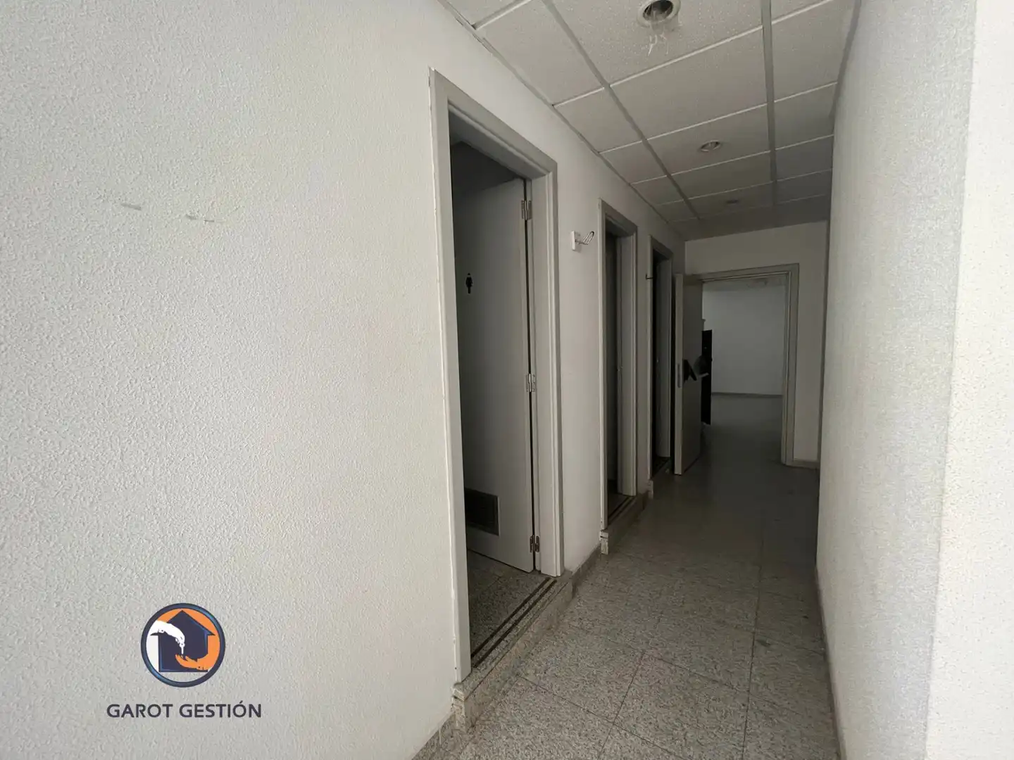 Commercial properties for sale in San Fernando de Henares  with Air Conditioner and Internet