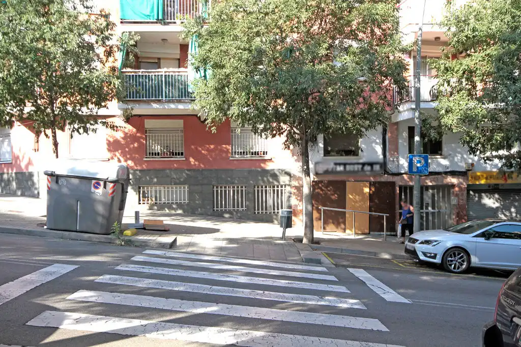 Local comercial en venda a C/ Mossen Camilo Rosell