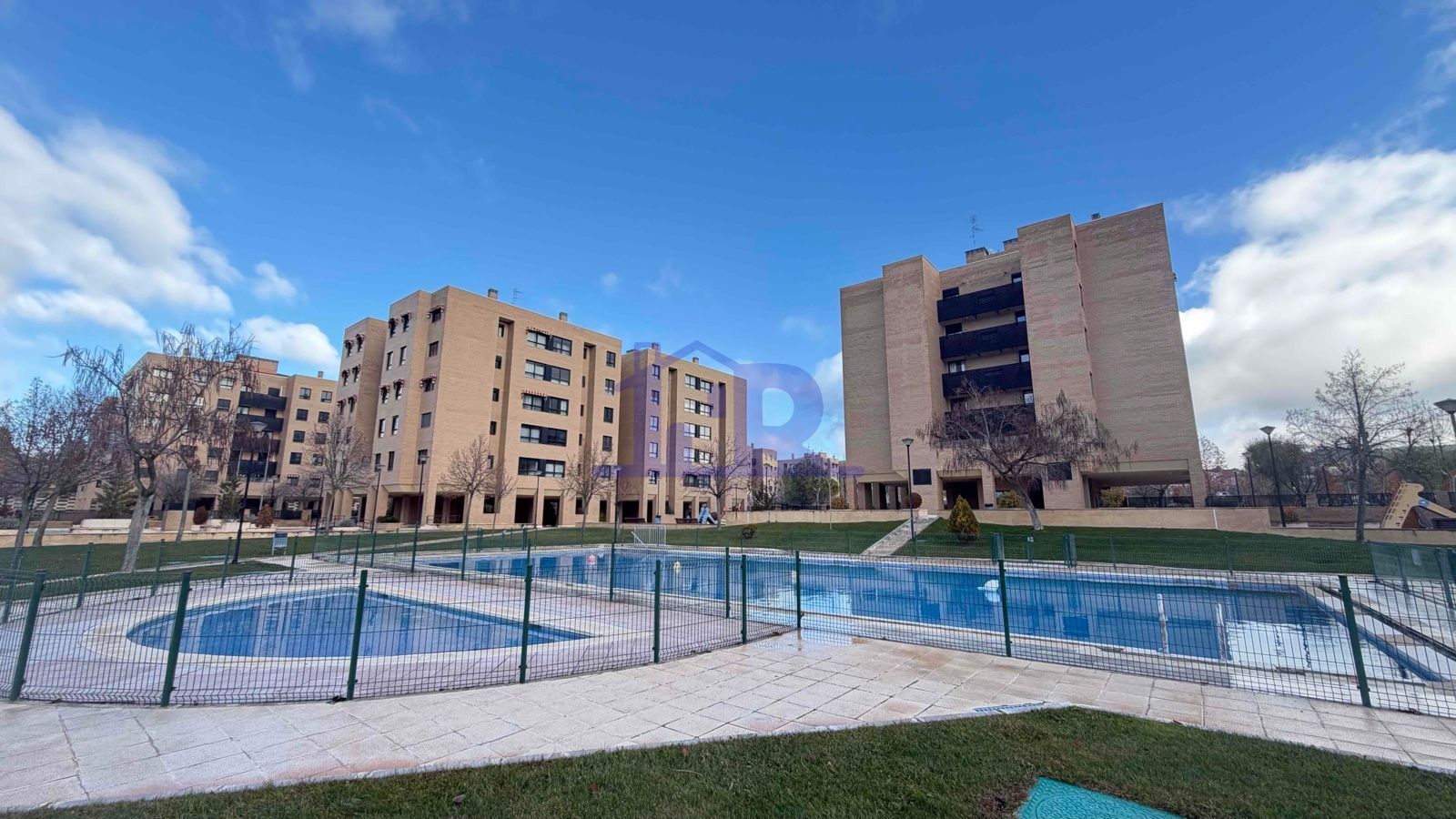 Piscina de Pis de lloguer en Cuenca Capital amb Calefacció, Traster i Piscina