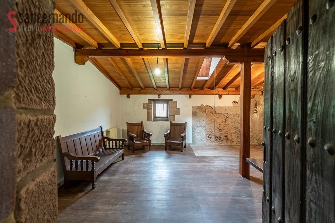 Casa o xalet en venda en Torrelavega  amb Calefacció, Jardí privat i Traster
