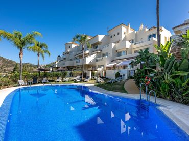 Apartamento con piscina en venta en Los Arqueros  - Puerto del Almendro
