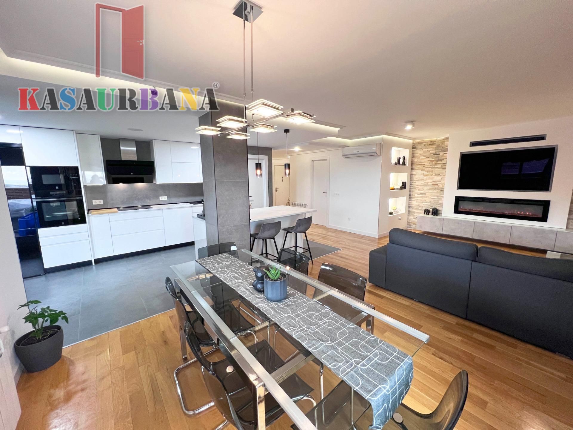 Living room of Attic for sale in Seseña  with Air Conditioner, Heating and Storage room