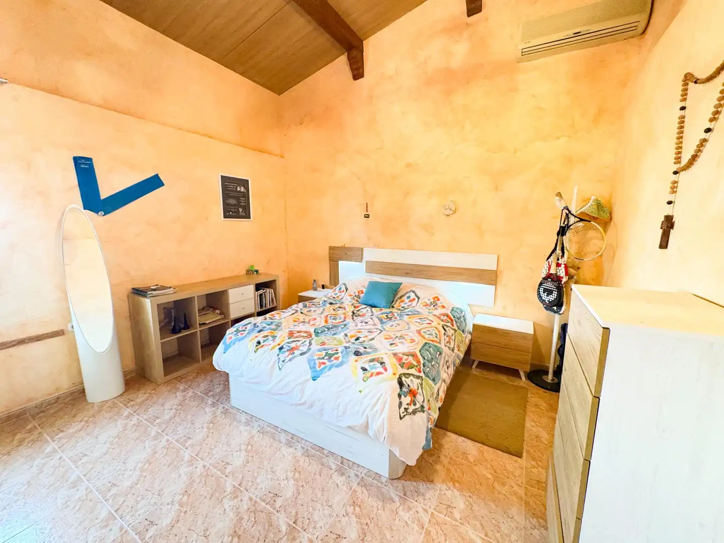Schlafzimmer von Einfamilien-Reihenhaus zum Verkauf in San Isidro mit Klimaanlage, Privatgarten und Terrasse