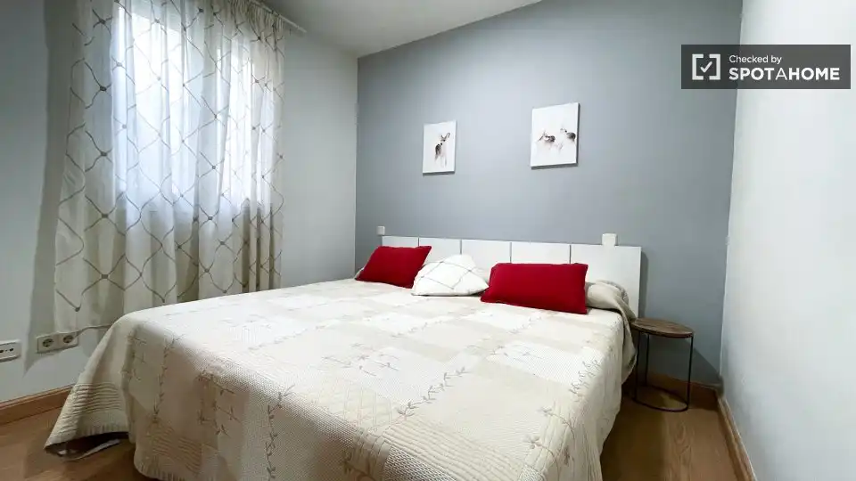 Room in Tres Olivos - Valverde