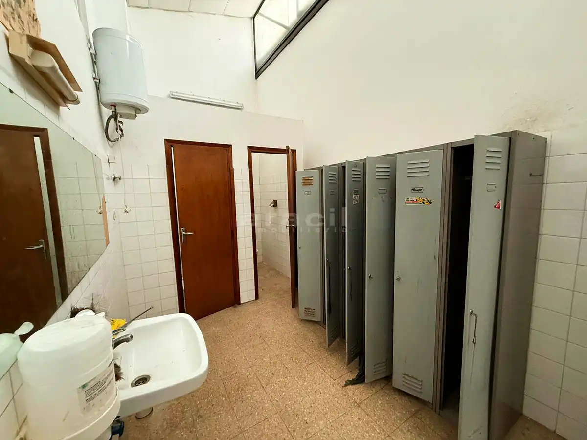 Baño de Nave industrial en venta en Alcoy / Alcoi