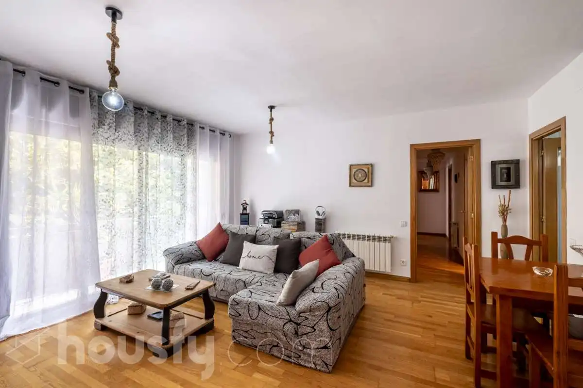 Appartamento con terrazza in vendita a Plaça Maria Manent ., imagen 3