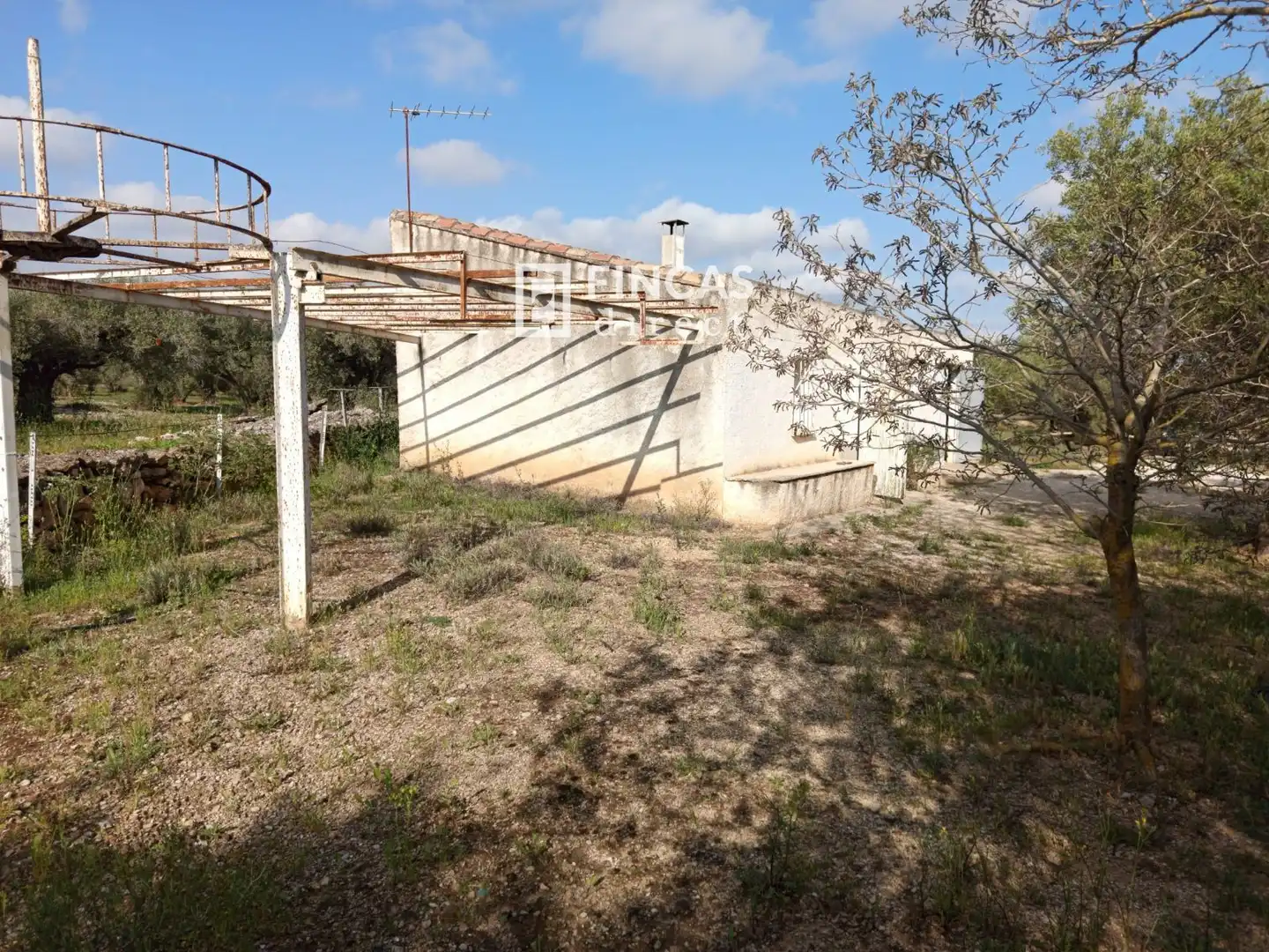 Country house for sale in QJMJ+85J