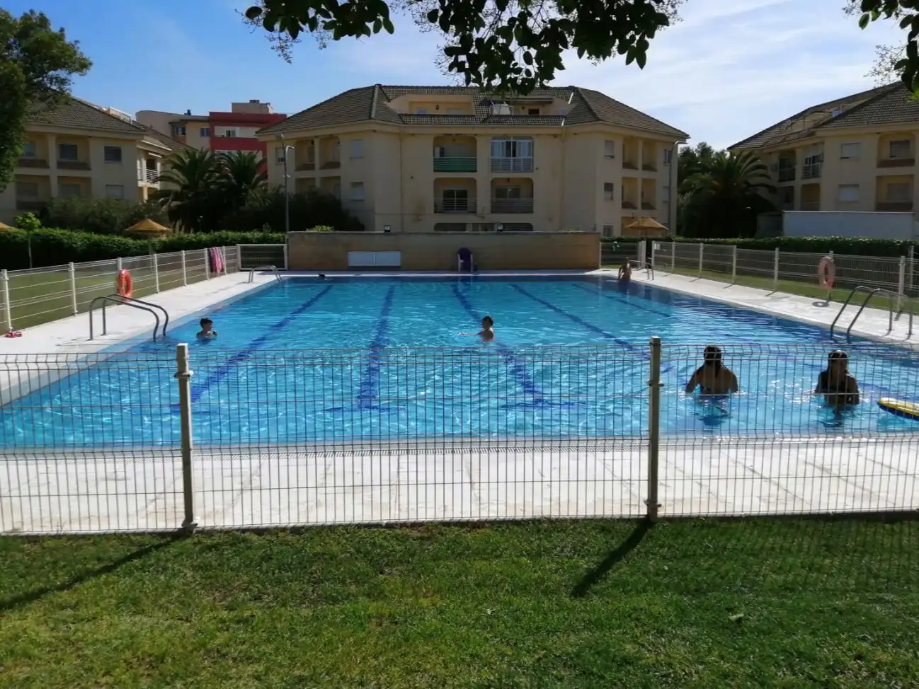 Swimming pool of Flat for rent in Puerta de Toledo - Atalaya