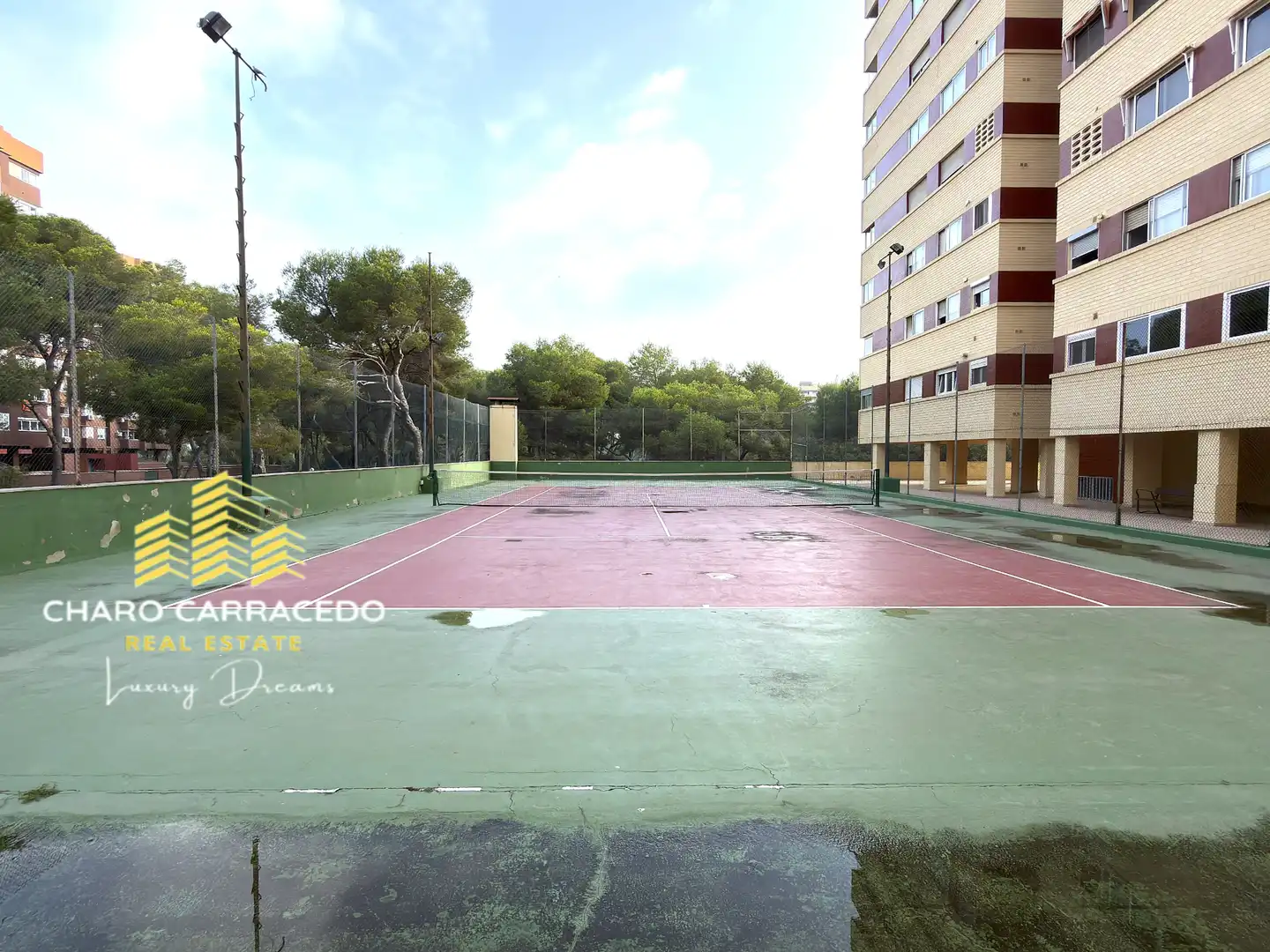 Aparcament de Pis de lloguer en Valencia amb Aire condicionat, Jardí privat i Terrassa