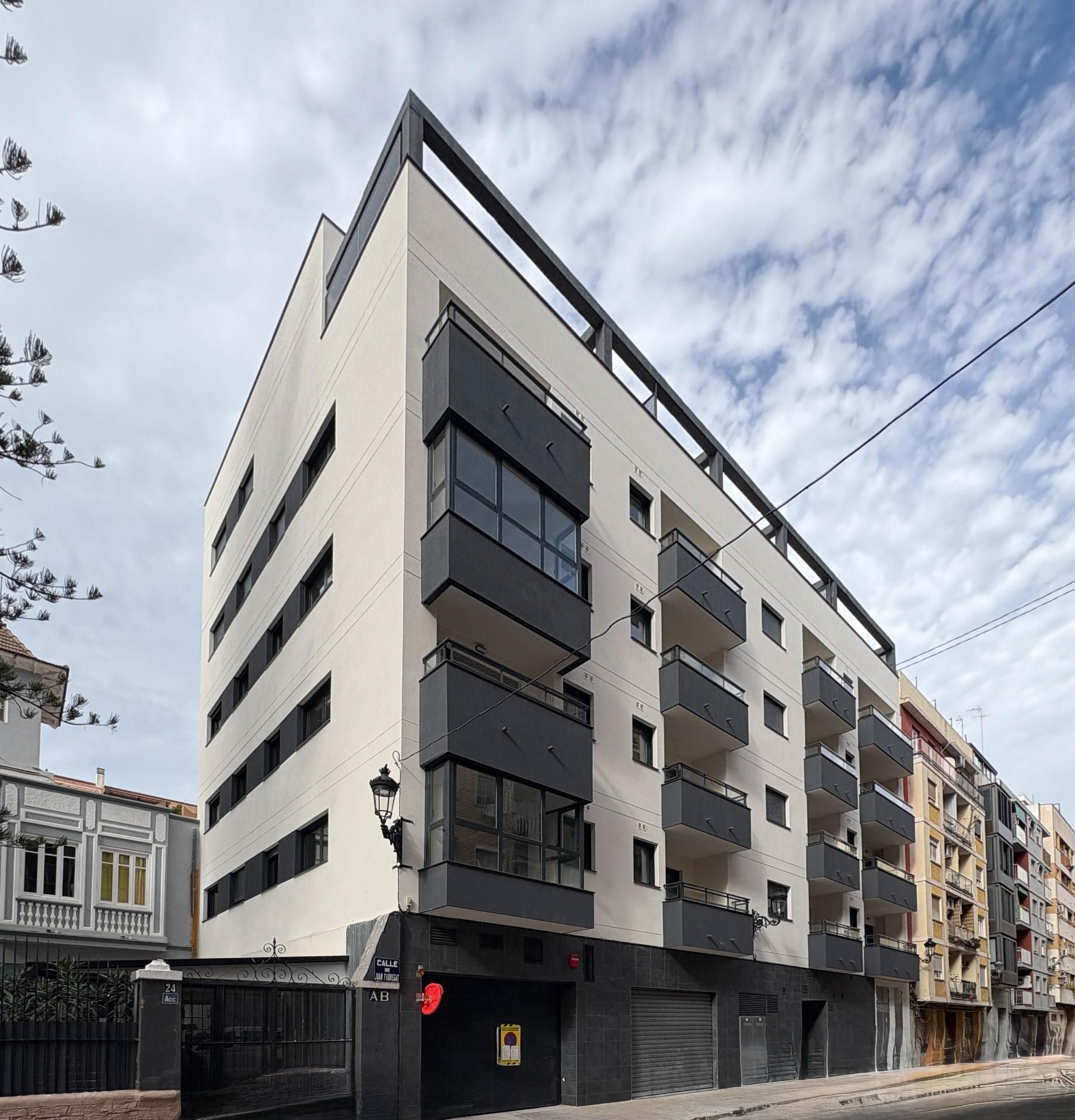 Vista exterior de Pis de lloguer en  Valencia Capital amb Aire condicionat, Terrassa i Traster