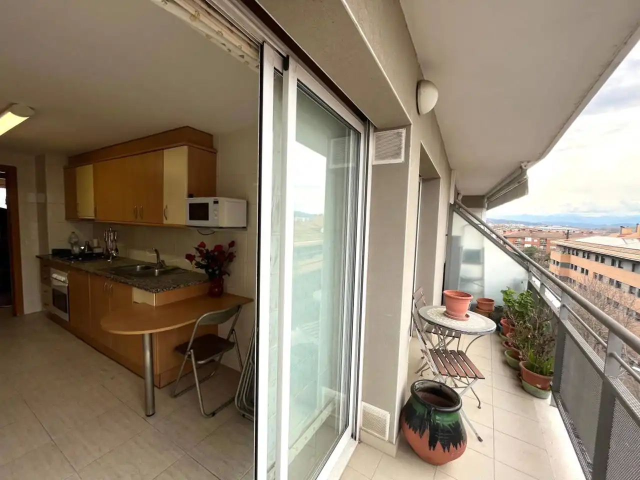 Terraza de Piso en venta en Girona con Calefacción, Terraza y Amueblado