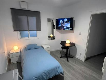 Bedroom of Flat to share in  Barcelona Capital  with Furnished, Washing machine and TV
