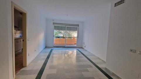 Foto 3 de Pis en venda a Calle Oceano, Romana Playa, Marbella