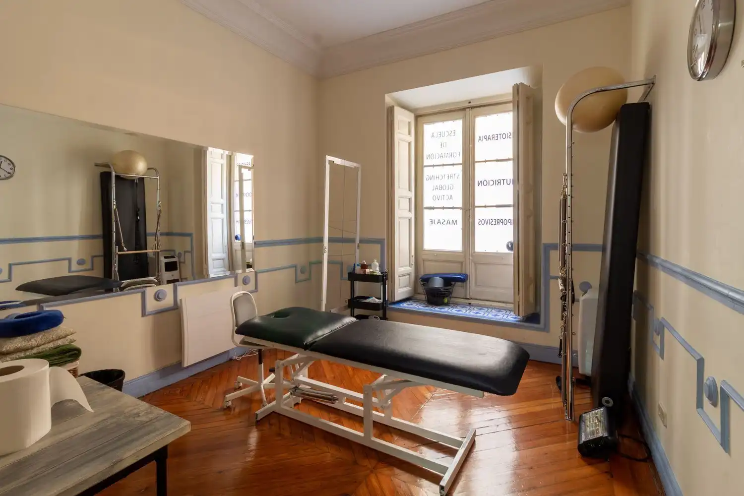 Bedroom of Office for sale in Madrid  with Air Conditioner and Heating