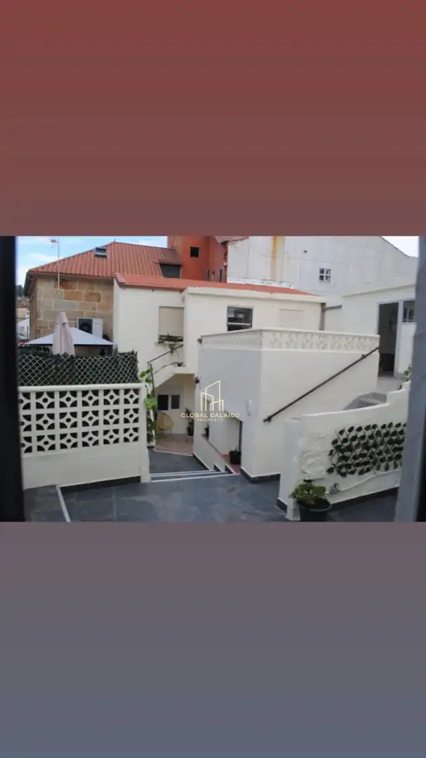 Vista exterior de Casa o xalet en venda en Vigo  amb Aire condicionat, Calefacció i Terrassa