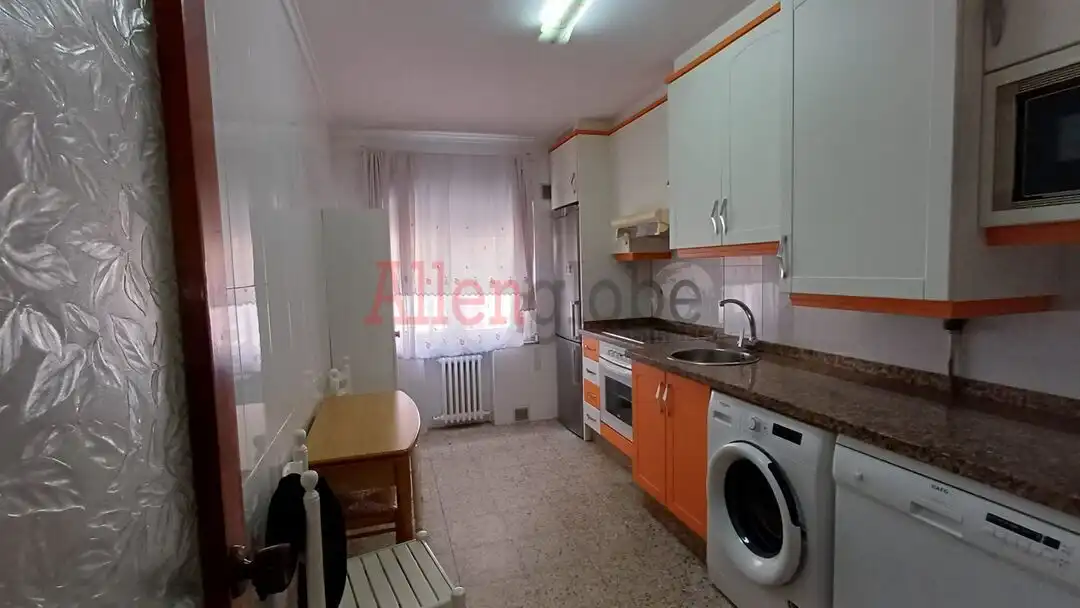 Pis de lloguer a Salesas - Foncalada - Campoamor