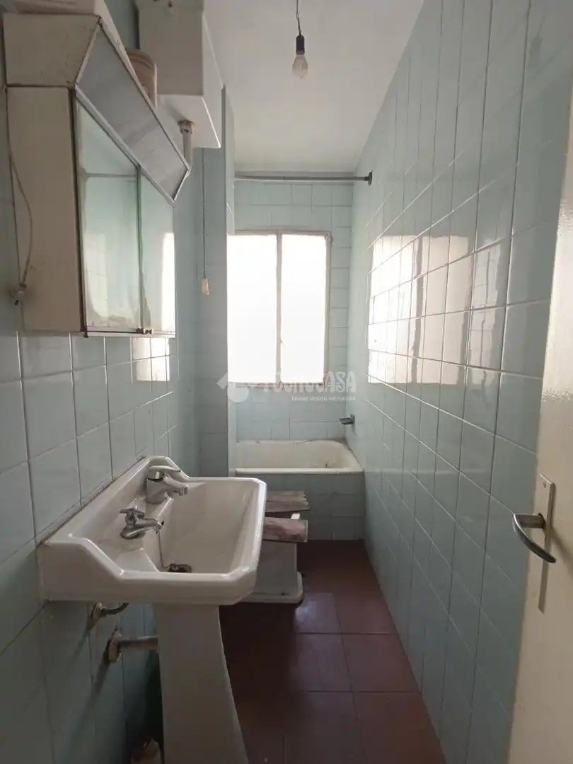 Bathroom of Flat for sale in Madrid