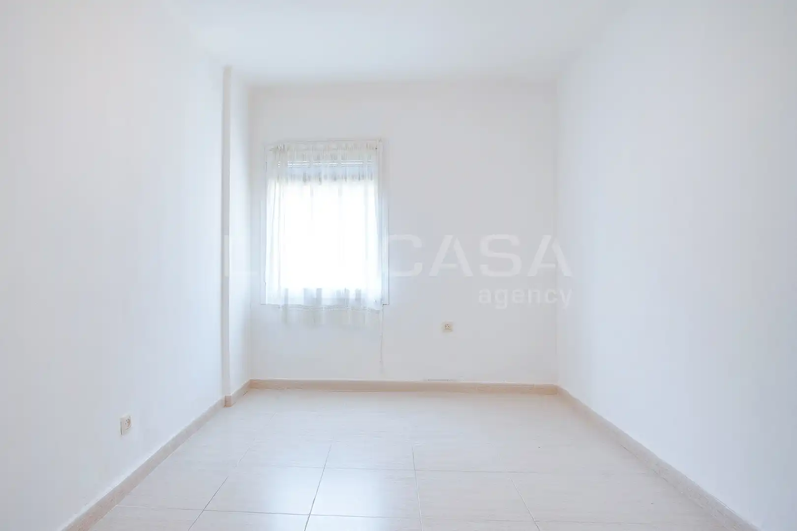Flat for sale in Cornellà de Llobregat  with Heating