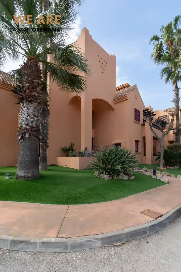Vista exterior de Àtic en venda en Los Alcázares amb Aire condicionat, Jardí privat i Terrassa