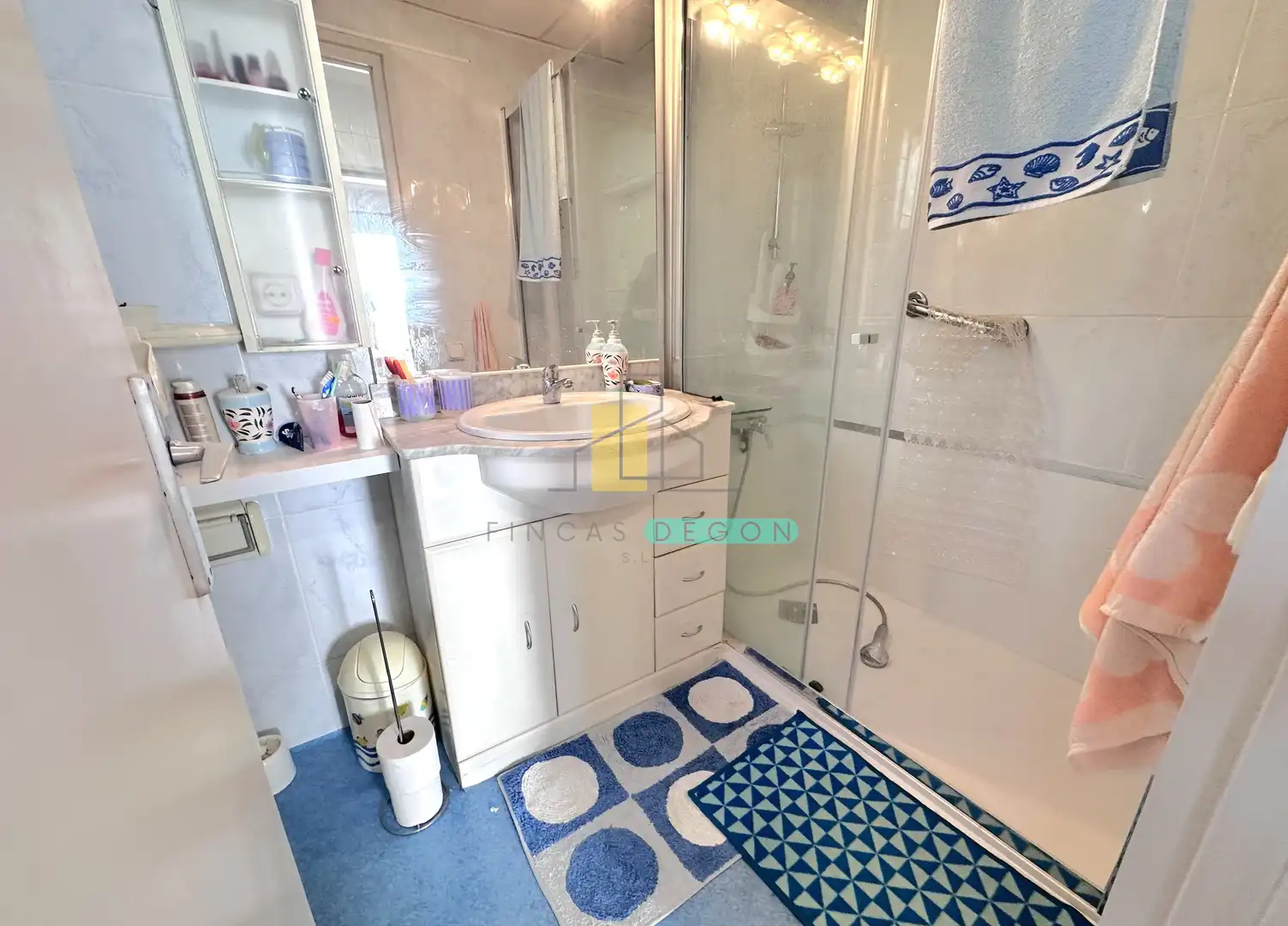 Badezimmer von Wohnung zum Verkauf in Roses