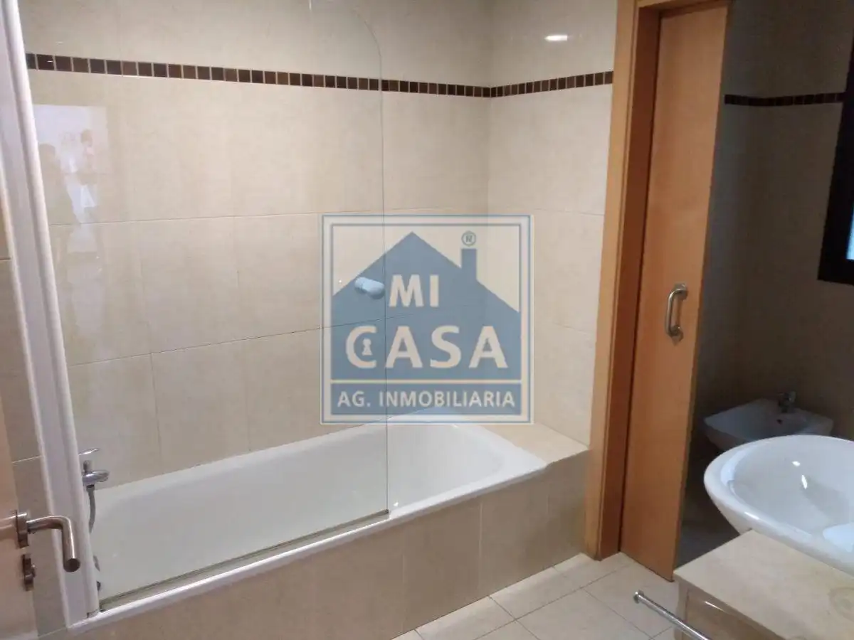 Baño de Piso de alquiler en Oeste