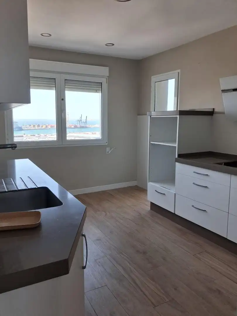 Cocina de Piso de alquiler en Cádiz con Aire acondicionado y Balcón