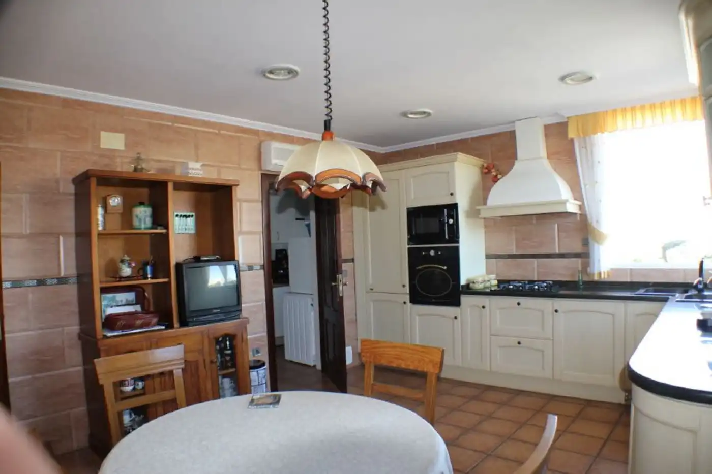 Cocina de Casa o chalet en venta en L'Alfàs del Pi con Aire acondicionado, Terraza y Piscina