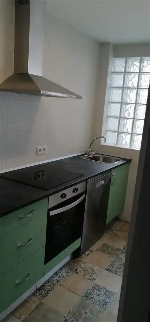 Cuina de Pis de lloguer en Segovia amb Parquet, Moblat i Forn