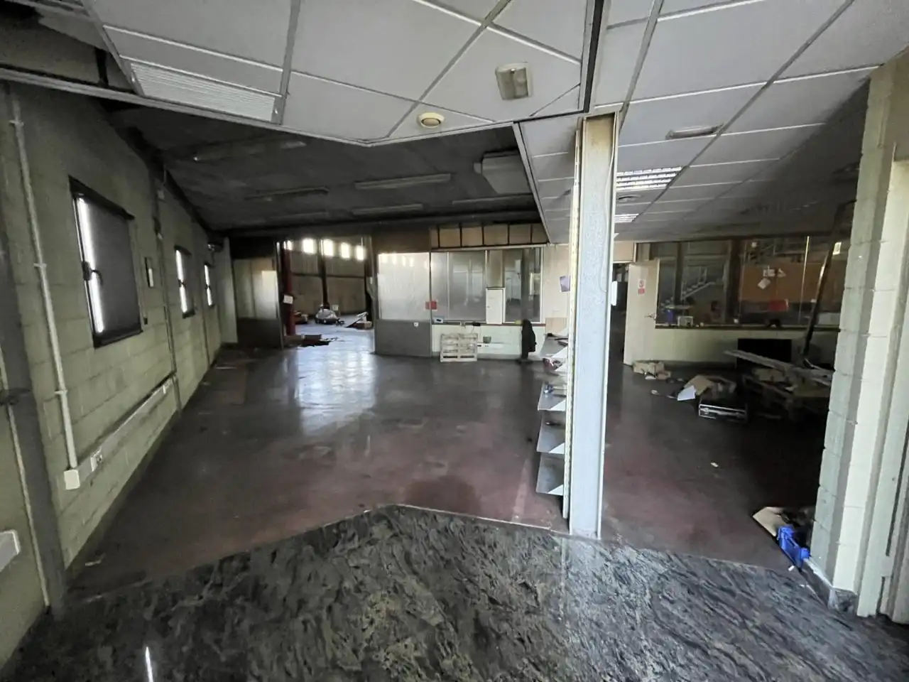 Nave industrial en venta en Manlleu con Alarma