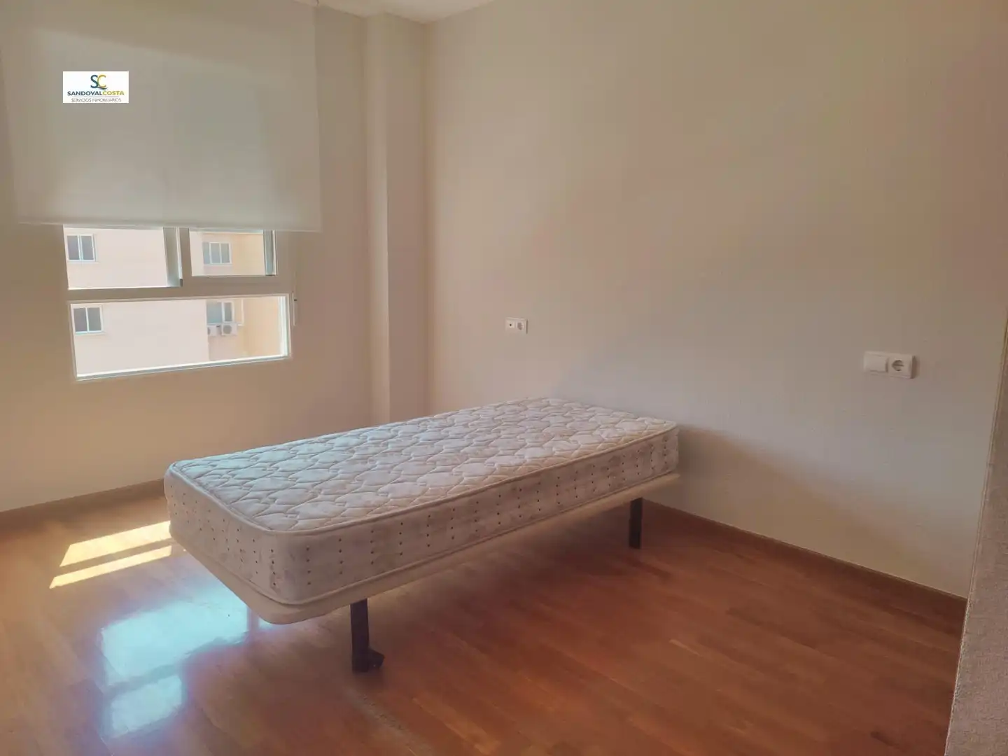 Habitación de Piso de alquiler en Alicante / Alacant con Parquet y Piscina comunitaria