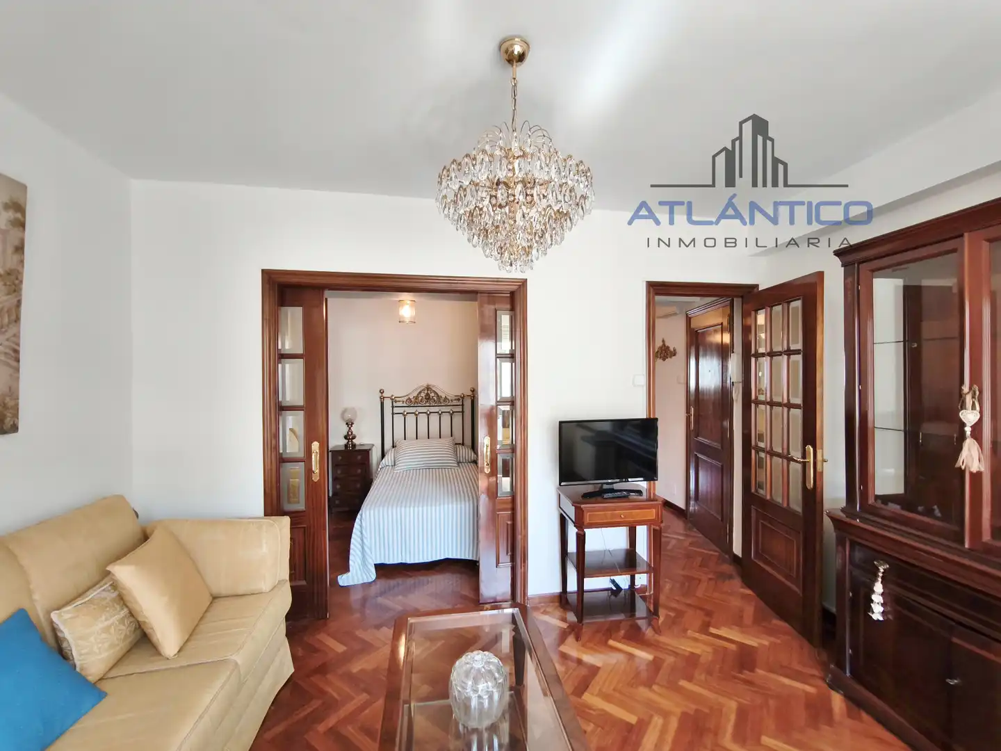 Living room of Flat for rent in A Coruña Capital   with Heating, Parquet flooring and Furnished