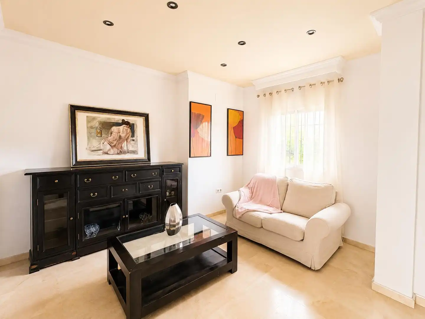 Sala de estar de Casa adosada en venta en Ogíjares con Calefacción, Amueblado y Balcón