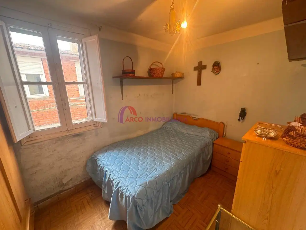 Habitación de Casa adosada en venta en Burgos con Calefacción