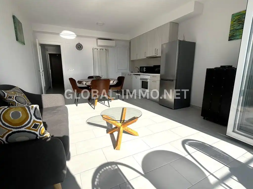 Apartment with lift for sale in Avinguda de Rhode, imagen 3