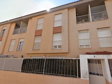 Casa aparellada en venda a C/ Salzillo