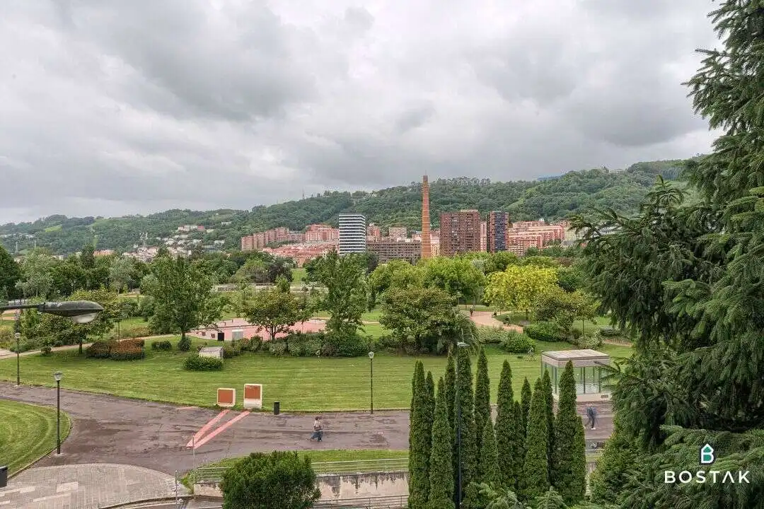 Exterior view of Flat for sale in Bilbao   with Heating, Furnished and Balcony