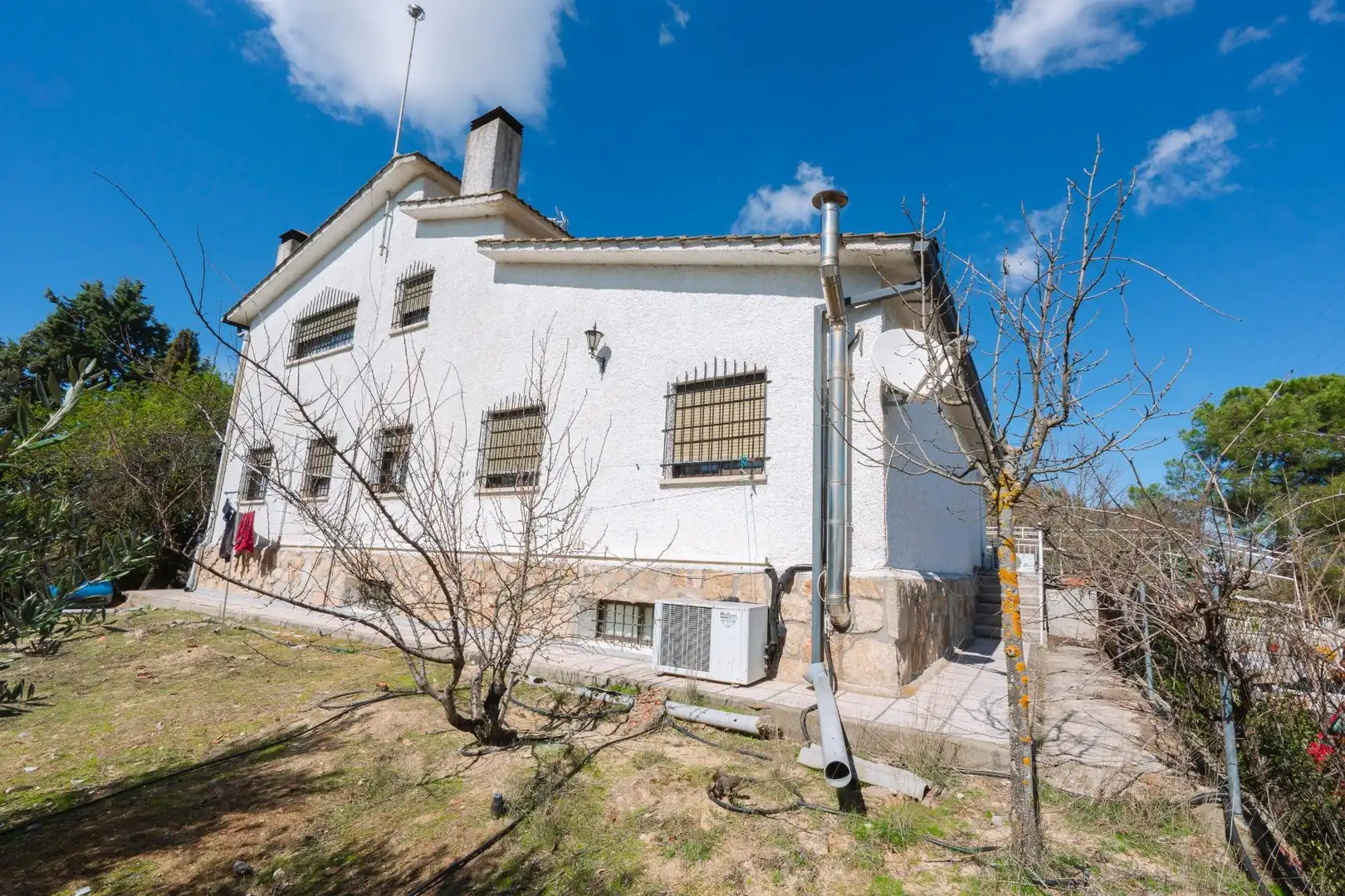 Vista exterior de Finca rústica en venda en Carranque amb Aire condicionat, Calefacció i Jardí privat