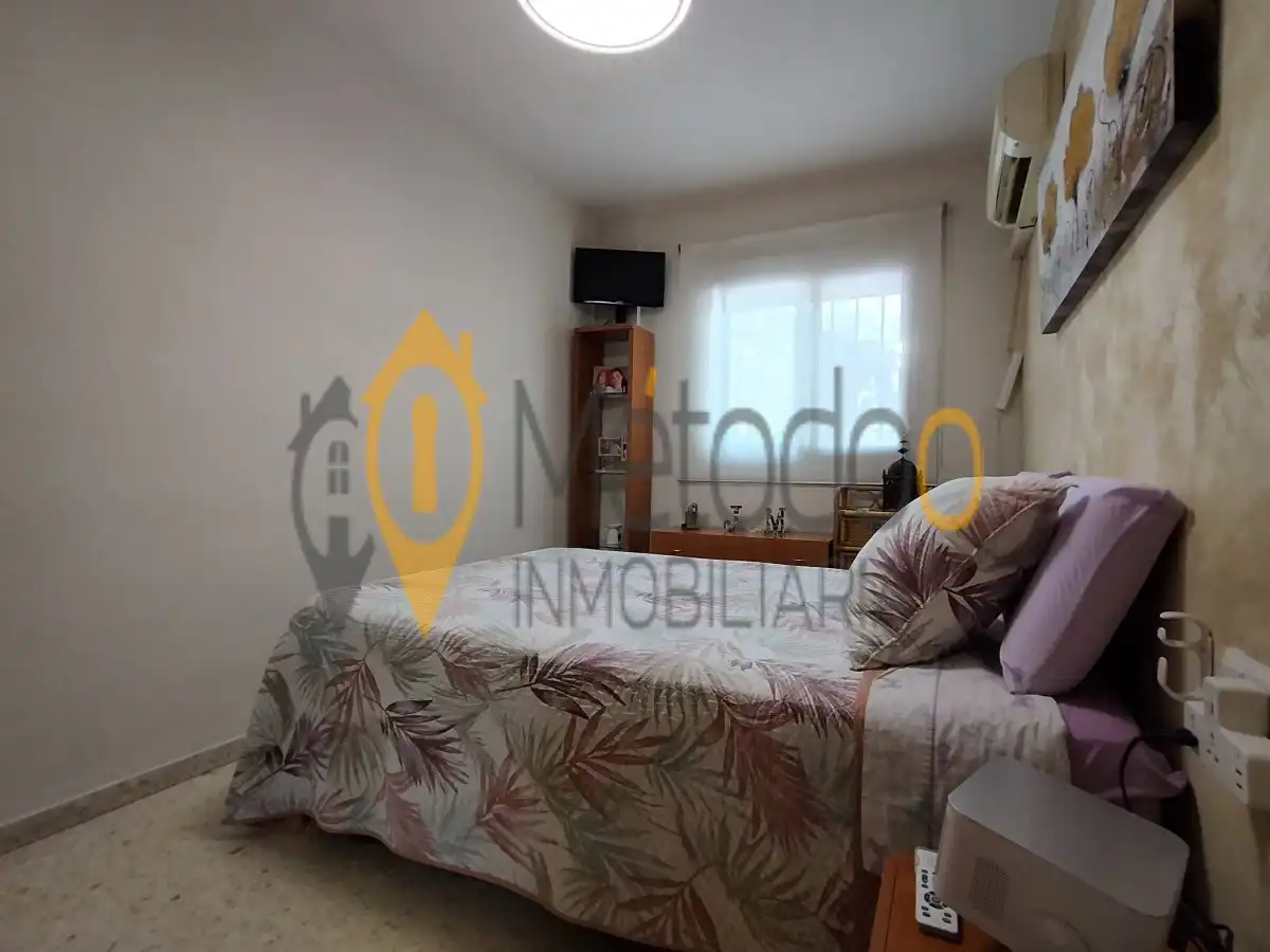 Bedroom of Flat for sale in Sevilla  with Air Conditioner, Heating and Furnished