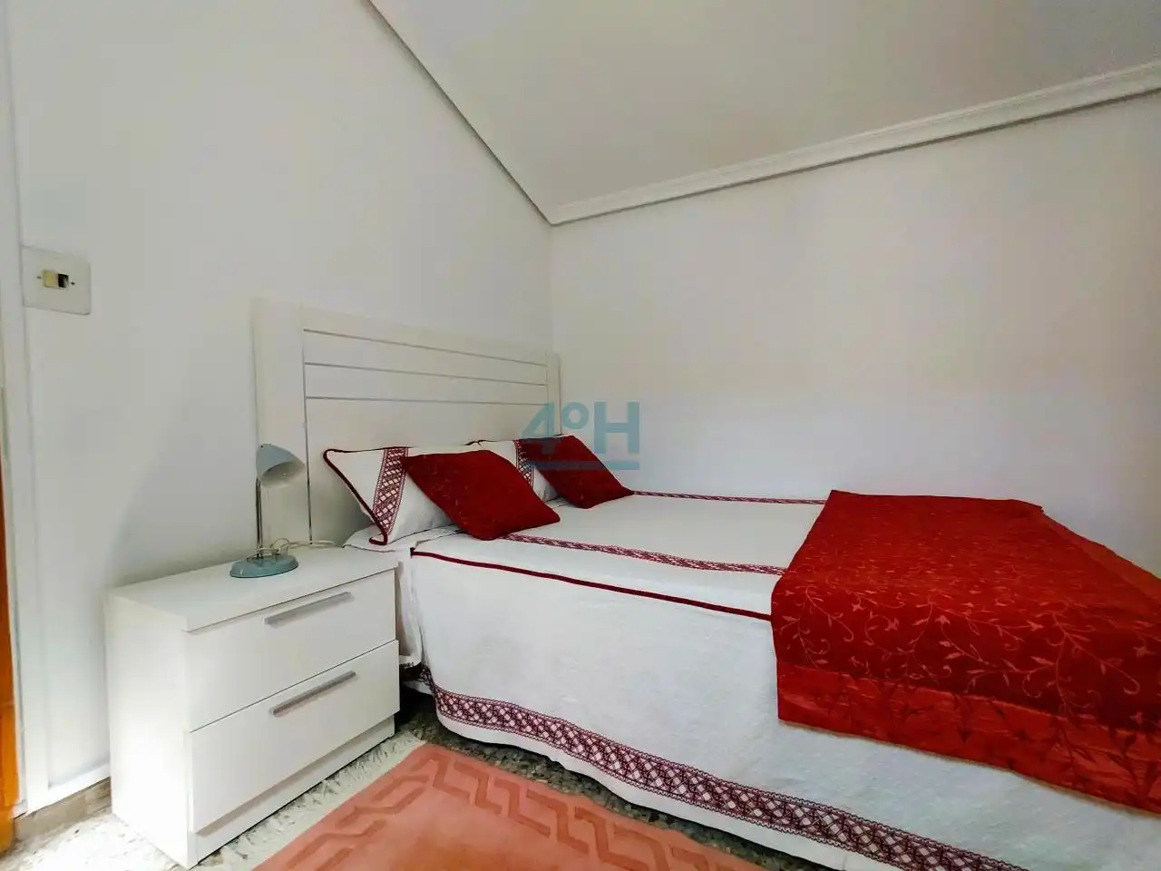 Habitación de Piso en venta en Ourense Capital  con Calefacción, Trastero y Amueblado