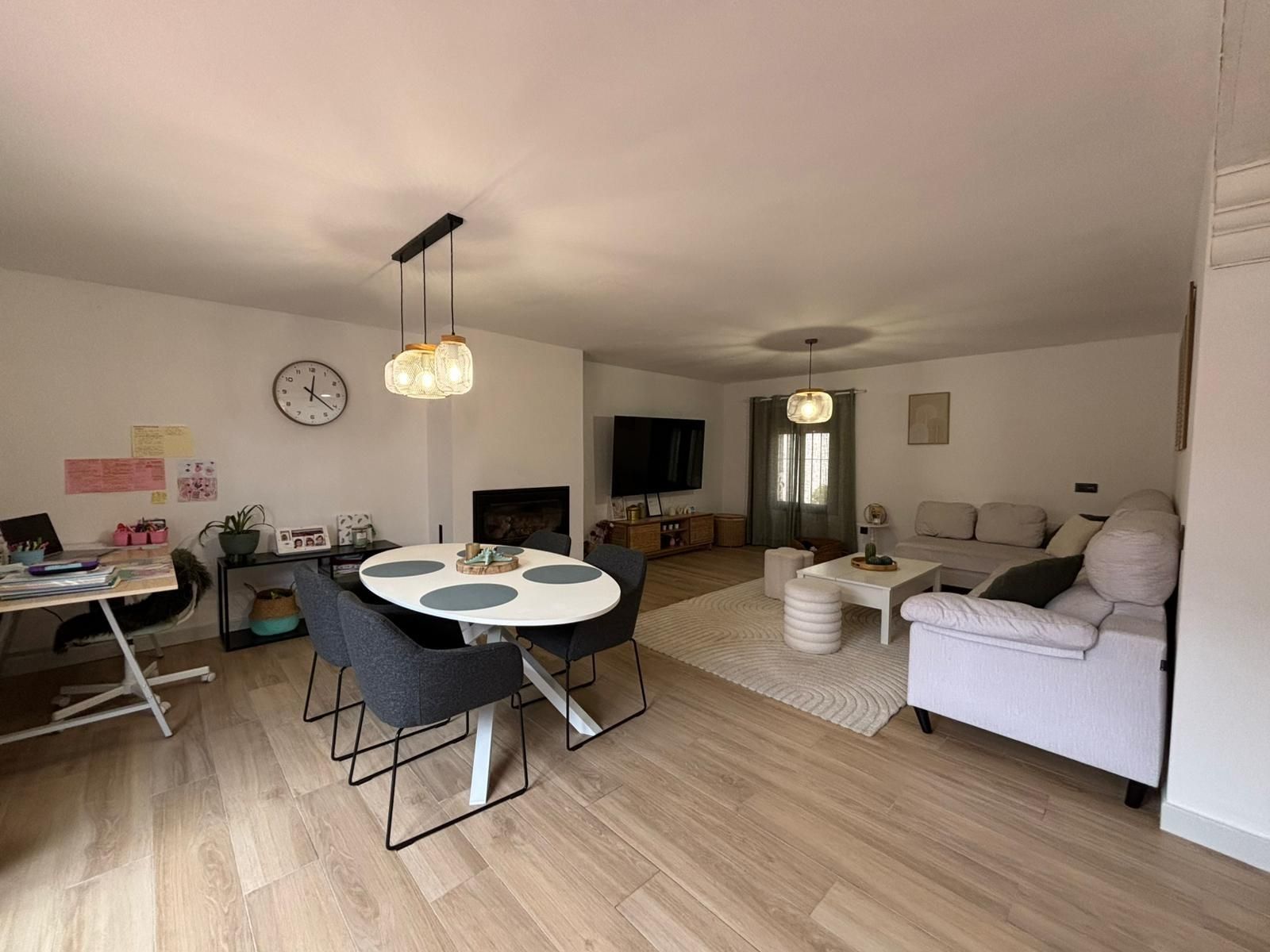 Wohnzimmer von Einfamilien-Reihenhaus zum Verkauf in Los Barrios mit Gemeinschaftspool