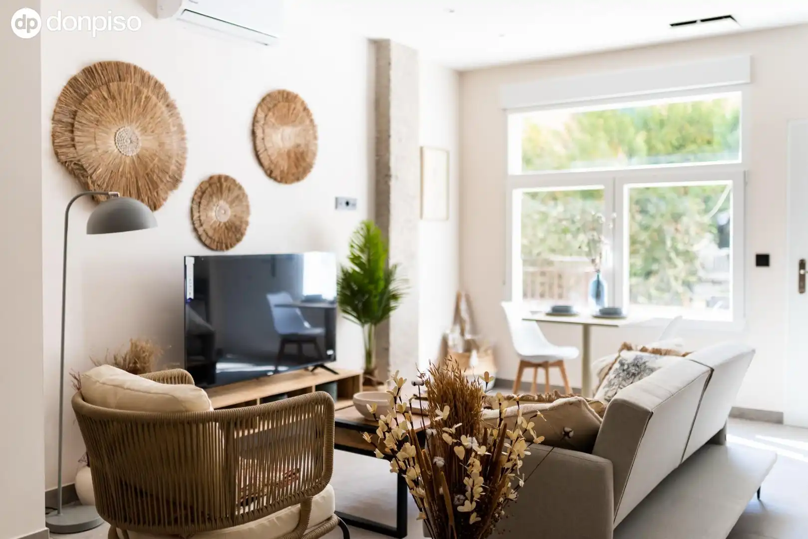 Sala de estar de Estudio en venta en Granada con Aire acondicionado, Calefacción y Amueblado