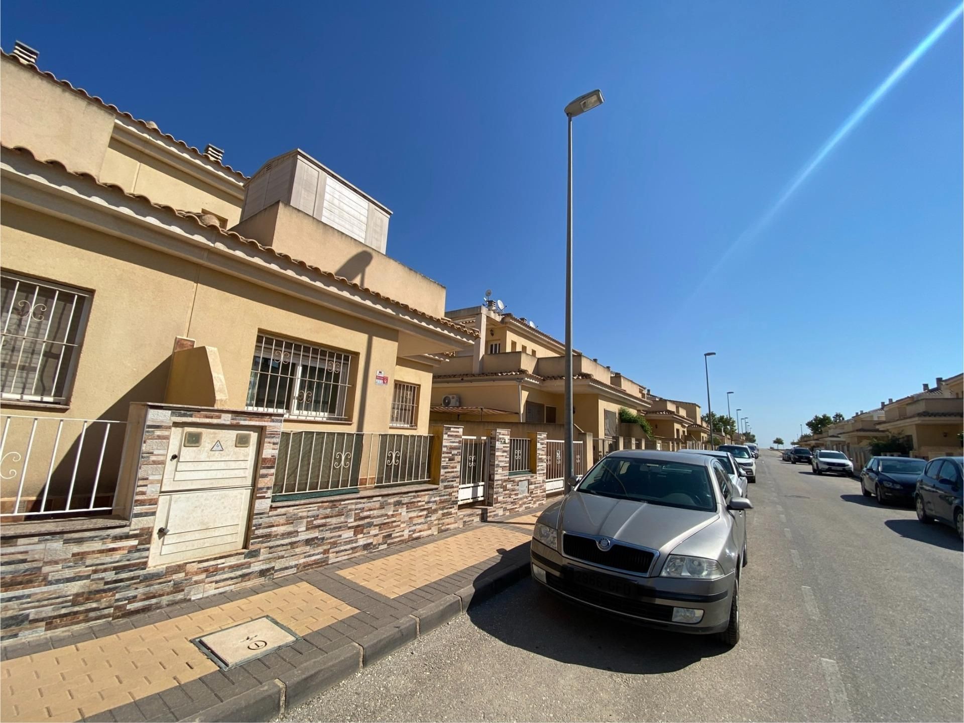 Vista exterior de Casa adosada en venda en Torre-Pacheco amb Jardí privat