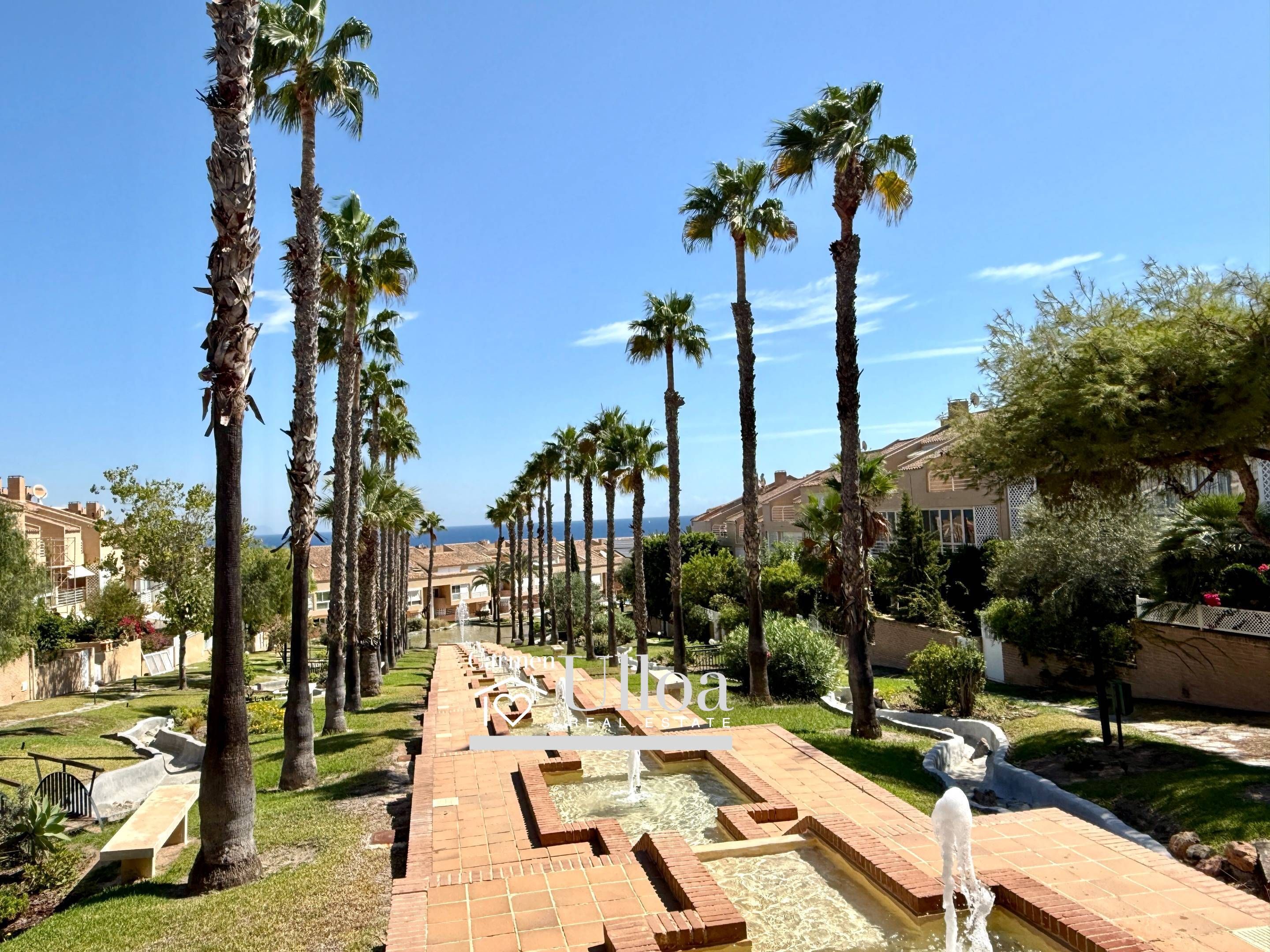 Vista exterior de Casa o xalet en venda en Alicante / Alacant amb Aire condicionat, Jardí privat i Terrassa