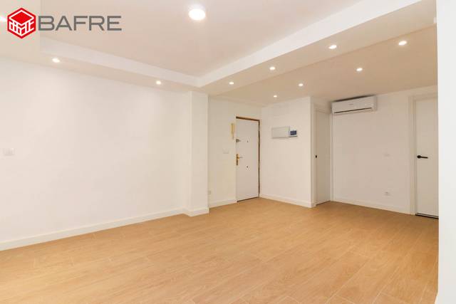 Piso en Venta en Paseo de Santa María de la Cabeza en Moscardó