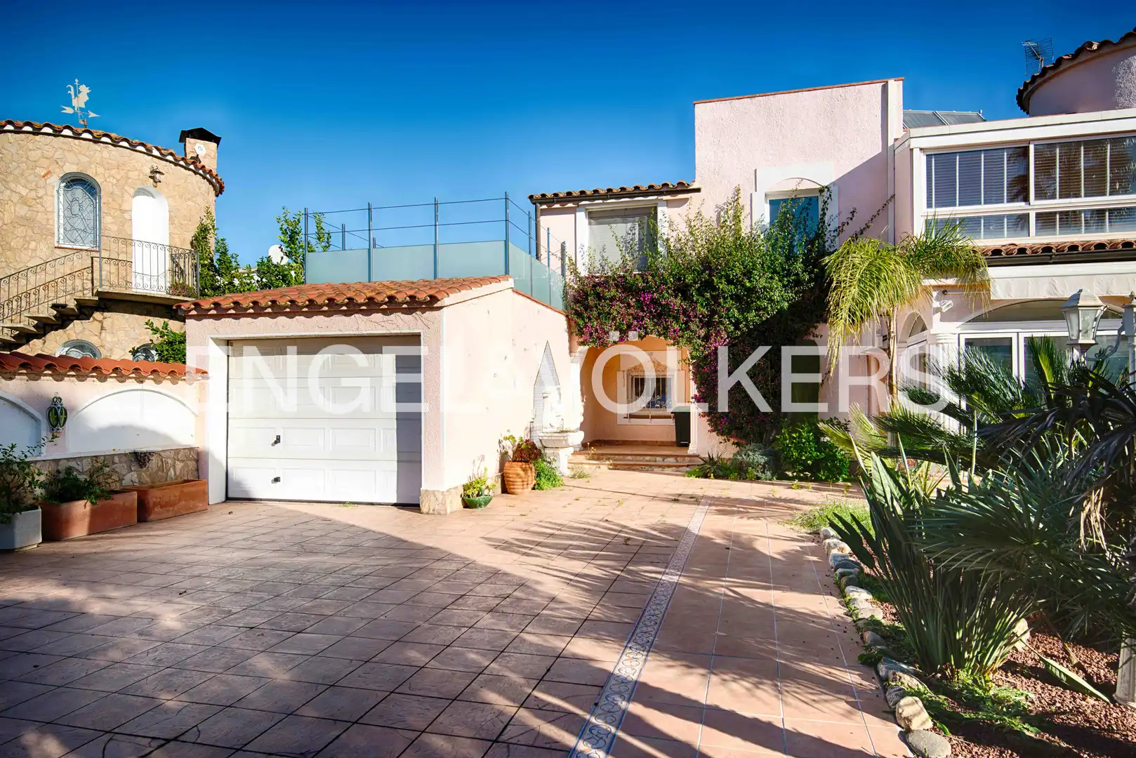 Casa con piscina en venta en Carrer Requesens, imagen 5