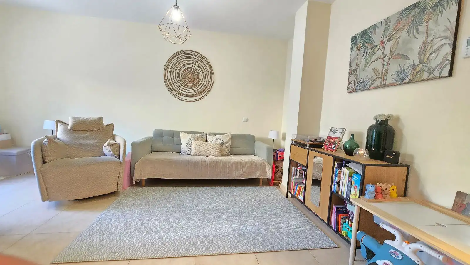 Living room of Flat for sale in El Pinillo 
