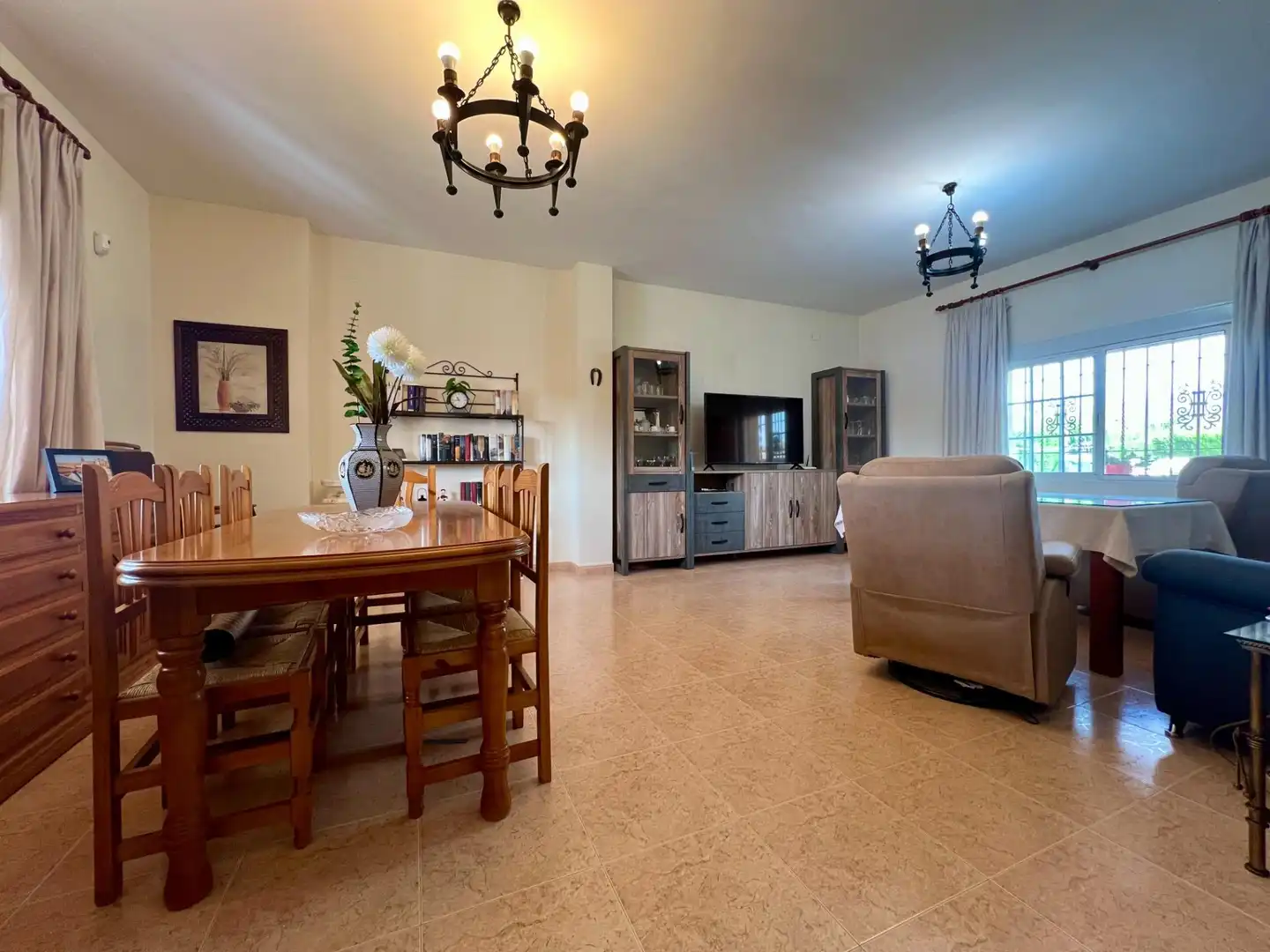 Living room of Houses for sale in Córdoba  with Air Conditioner and Swimming Pool