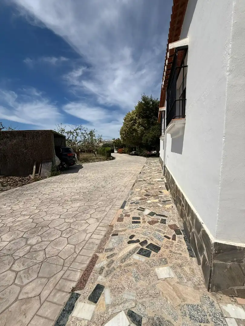 Vista exterior de Casa o chalet de alquiler en Salobreña con Calefacción, Jardín privado y Terraza