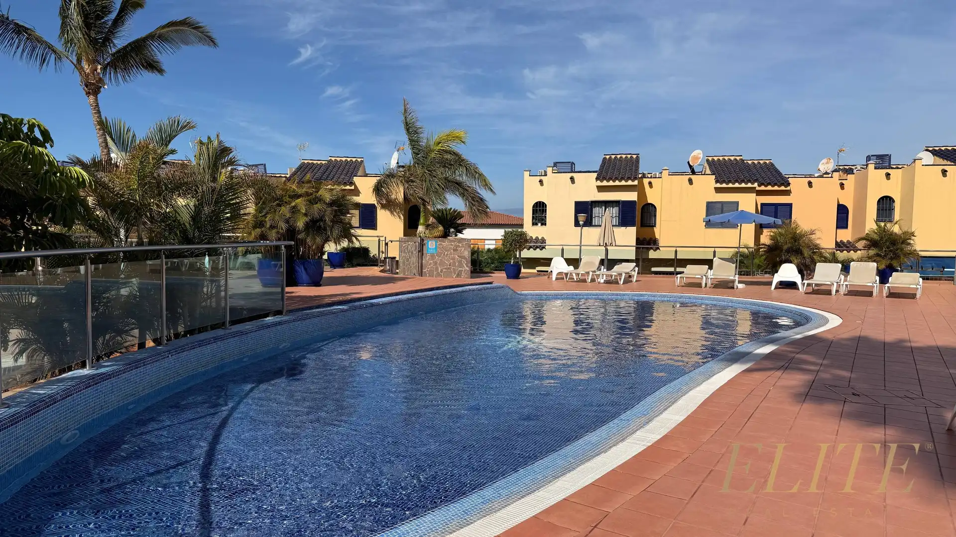 Swimming pool of Detached homes for sale in San Bartolomé de Tirajana  with Air Conditioner, Heating and Private garden