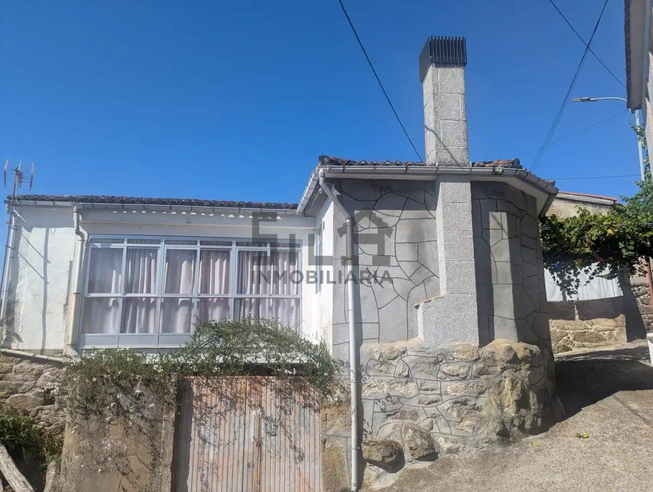 Exterior view of Houses for sale in Lobeira  with Private garden and Furnished